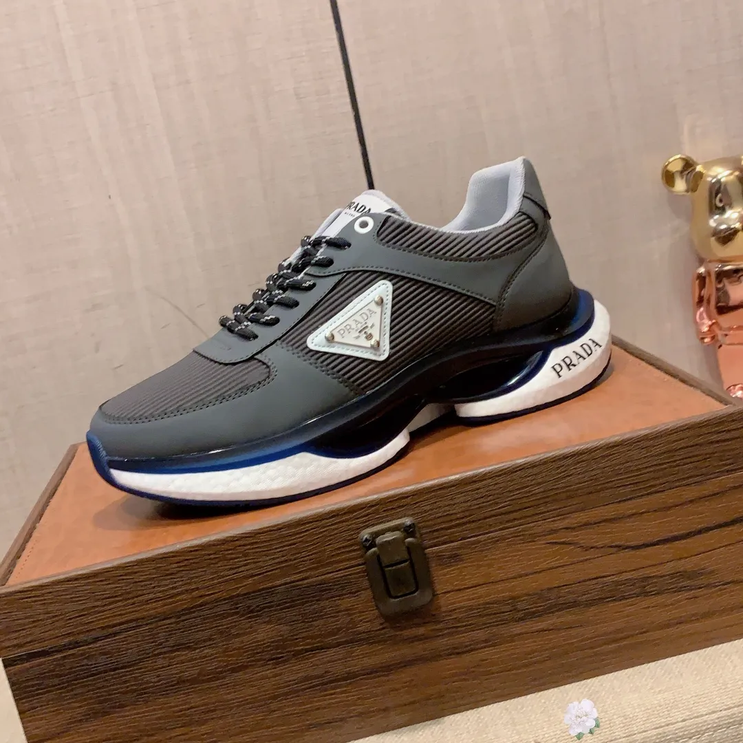 Men's men's shoes💰460💰💰🎩🎩[Lightning][Lightning] "PRADA*" The latest and most popular casual shoes, top brand [seduce] luxury ~ purchasing agency, top ~ quality. [Strong] The upper is made of imported breathable cowhide with material ➕ breathable sheepskin feet (•) and fine workmanship. The original stylish and stylish soft rubber wear-resistant and non-slip outsole is light and comfortable on the feet. The real thing looks better when taken in real life. 004: code: 38-44, 4️⃣ colors